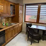 Wg-zimmer-monteurzimmer-ferienwohnung Bis 10 Personen Lägenhet