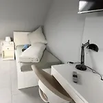 Lägenhet Wg-zimmer-monteurzimmer-ferienwohnung Bis 10 Personen *
