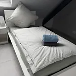 Lägenhet Wg-zimmer-monteurzimmer-ferienwohnung Bis 10 Personen