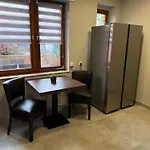 Wg-zimmer-monteurzimmer-ferienwohnung Bis 10 Personen *