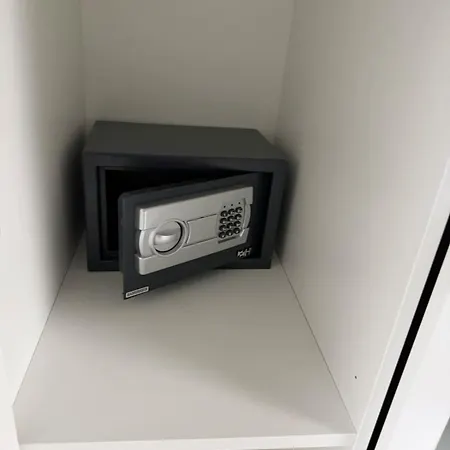 Wg-zimmer-monteurzimmer-ferienwohnung Bis 10 Personen Appartement *