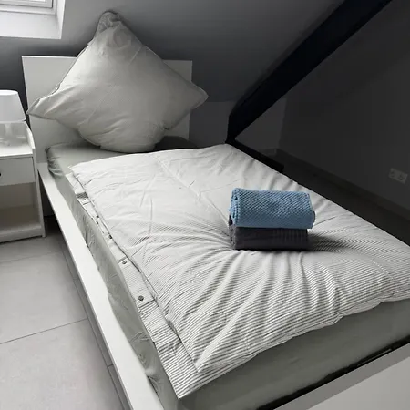 Appartement Wg-zimmer-monteurzimmer-ferienwohnung Bis 10 Personen