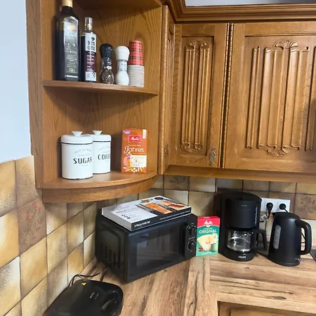Wg-zimmer-monteurzimmer-ferienwohnung Bis 10 Personen Appartement