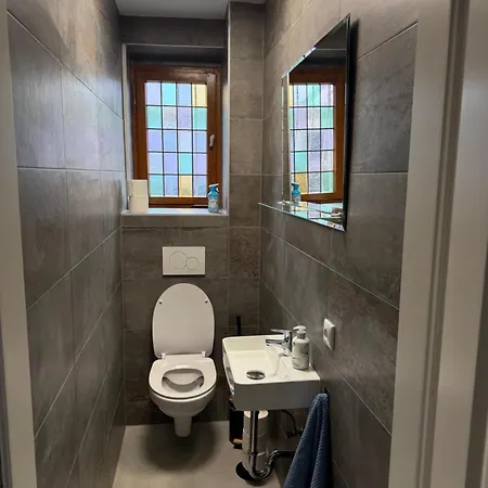 Appartement Wg-zimmer-monteurzimmer-ferienwohnung Bis 10 Personen *