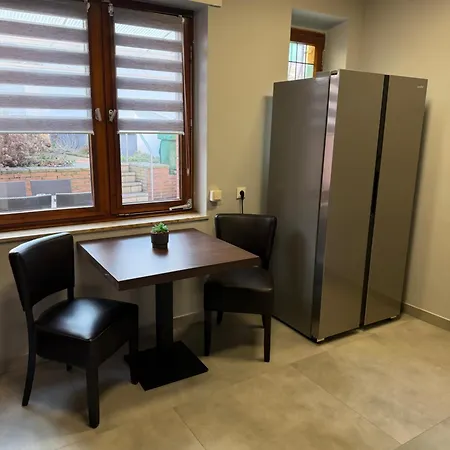 Wg-zimmer-monteurzimmer-ferienwohnung Bis 10 Personen *